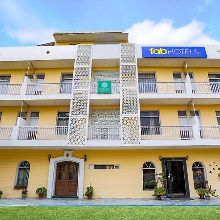 Fabhotel Aravali Suites Ґурґаон Екстер'єр фото